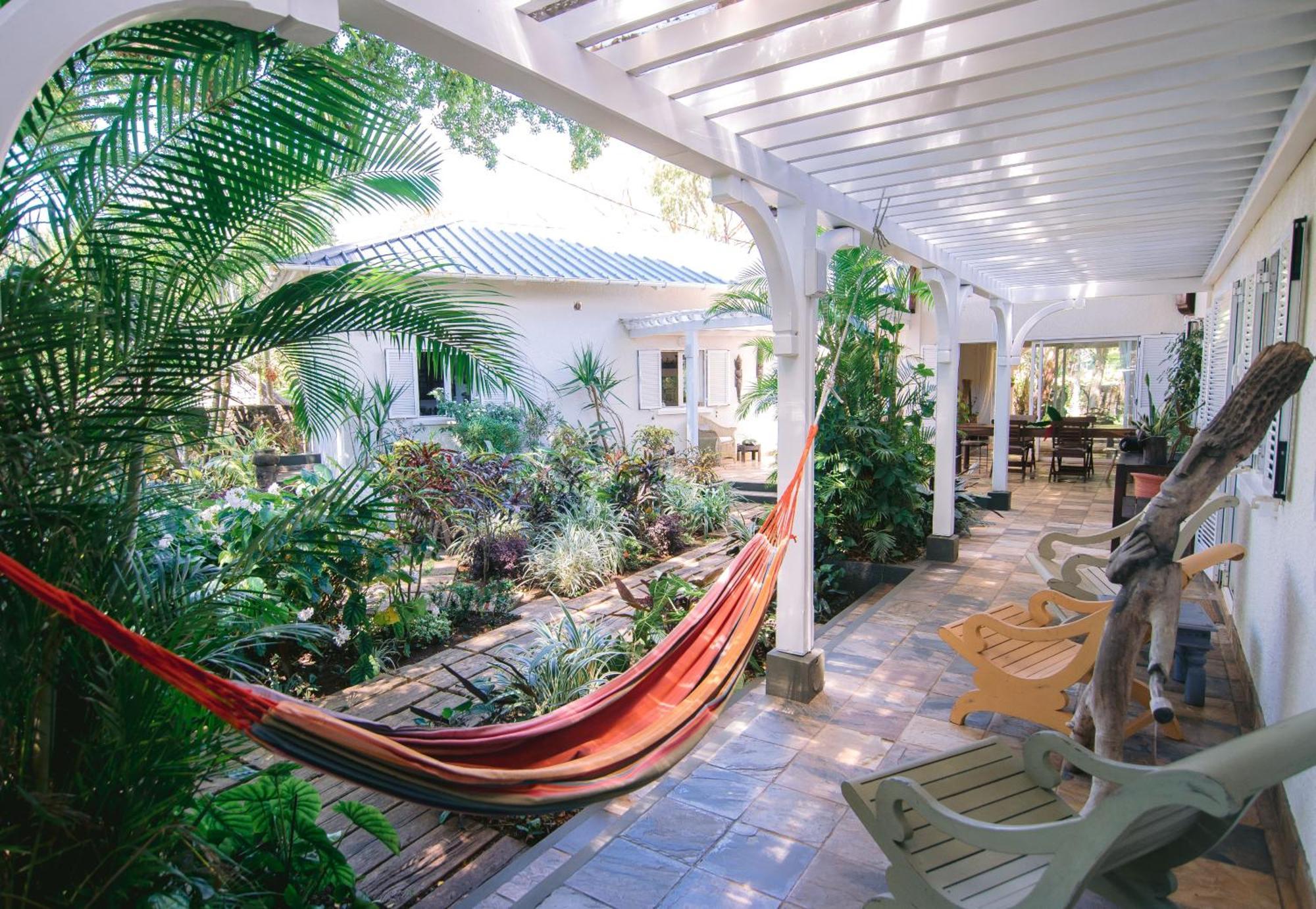 Tree Lodge Mauritius Belle Mare Exteriör bild